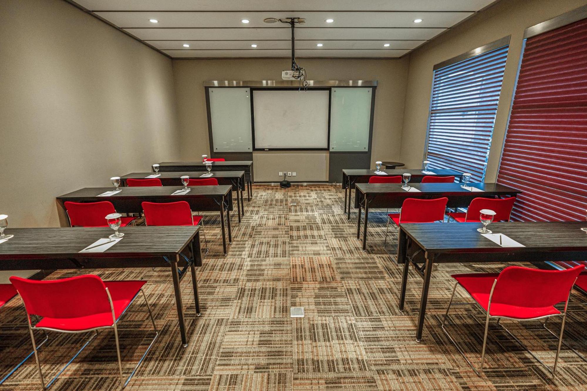 Hotel Kimaya Slipi Jakarta By Harris Ngoại thất bức ảnh